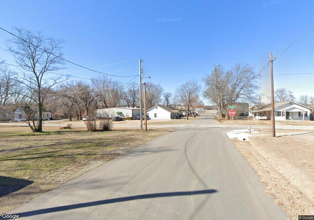372 W Claremore St, Claremore, OK 74017 - photo 1