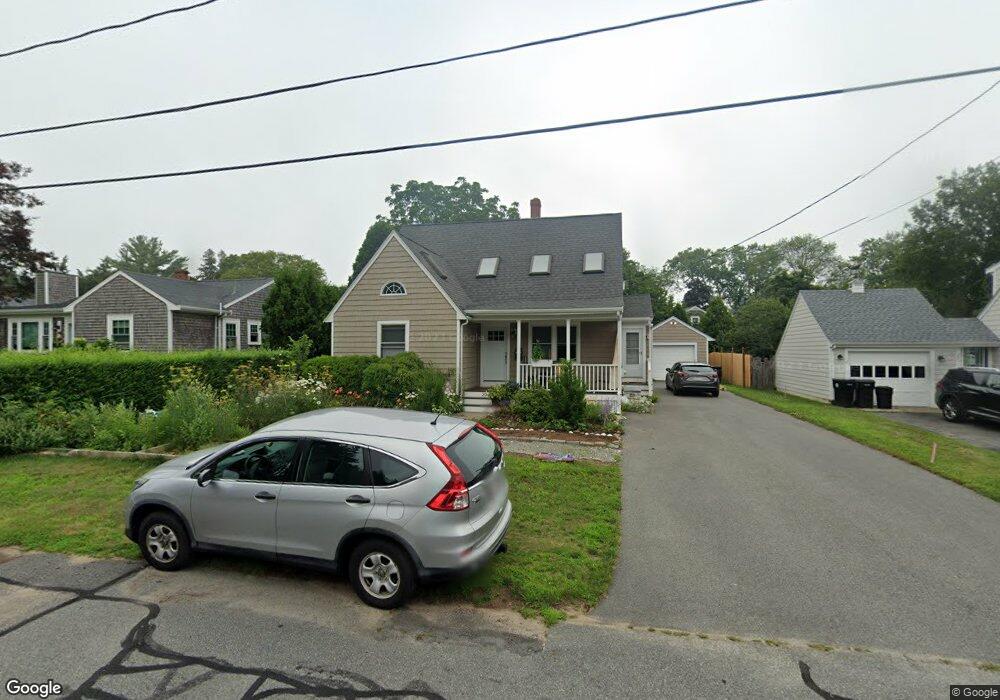 20 Brewster St, South Dartmouth, MA 02748 - photo 1