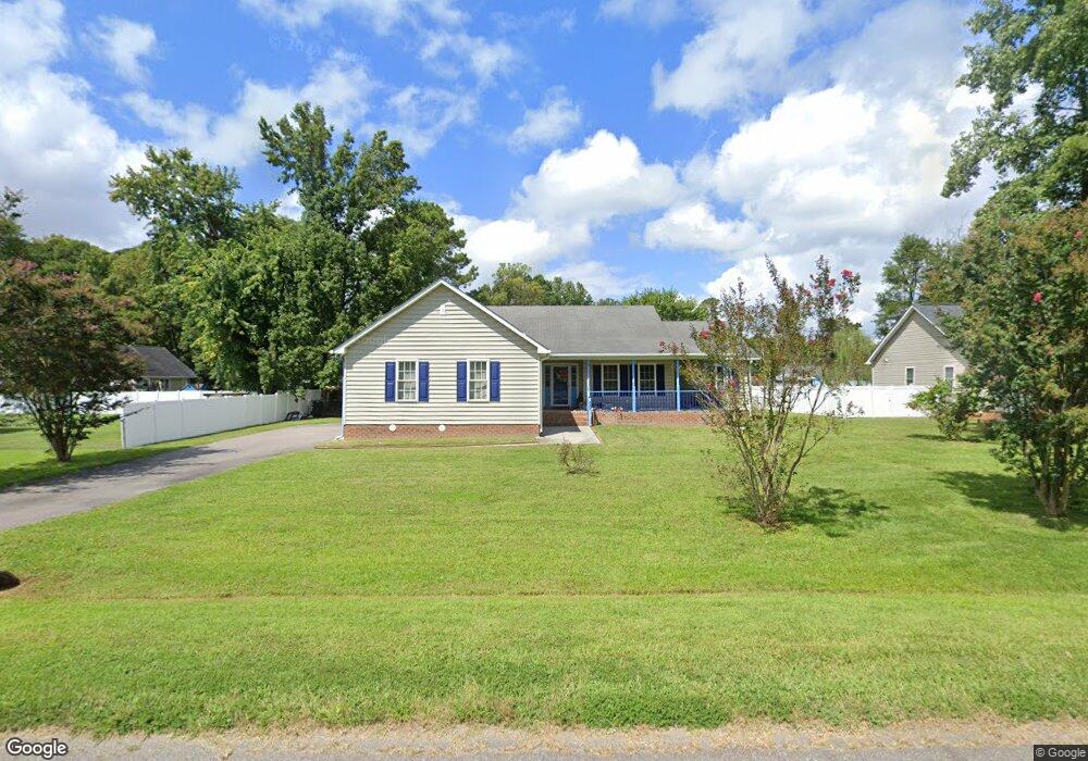 820 Cressfield Dr, West Point, VA 23181 - photo 1