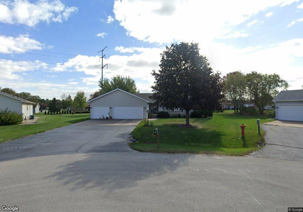 N9552 Garnet Ct, Appleton, WI 54915 - photo 1