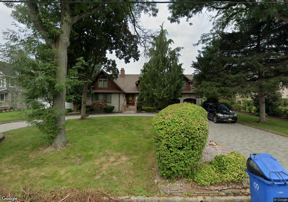 118 Hillcrest Dr, Clark, NJ 07066 - photo 1