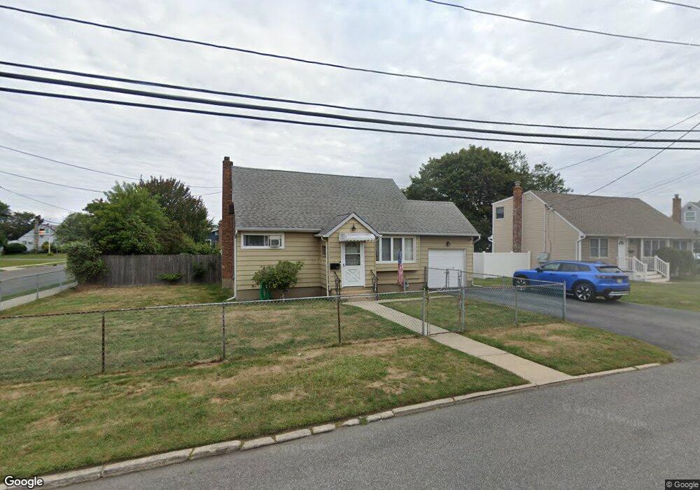 198 31st St, Lindenhurst, NY 11757 - photo 1