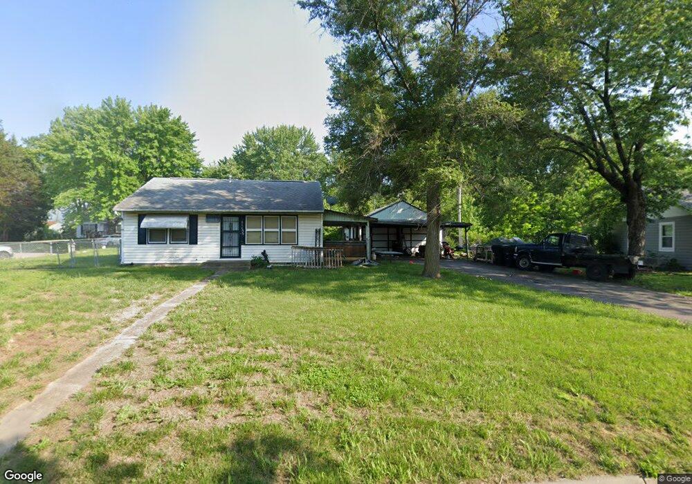 1155 SE Pinecrest Dr, Topeka, KS 66605 - photo 1