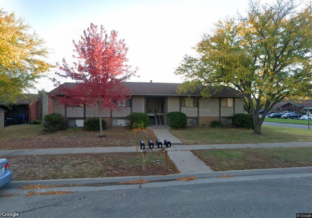 3424 SW Burnett Rd, Topeka, KS 66614 - photo 1