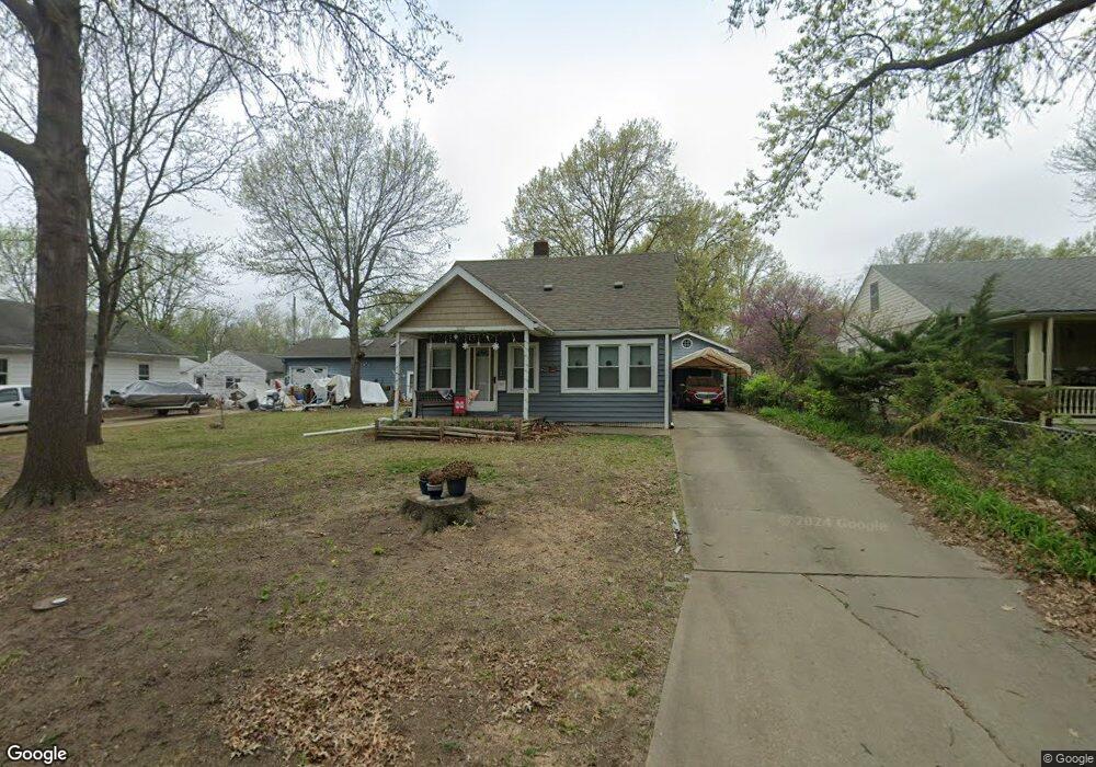 829 SW Orleans St, Topeka, KS 66606 - photo 1