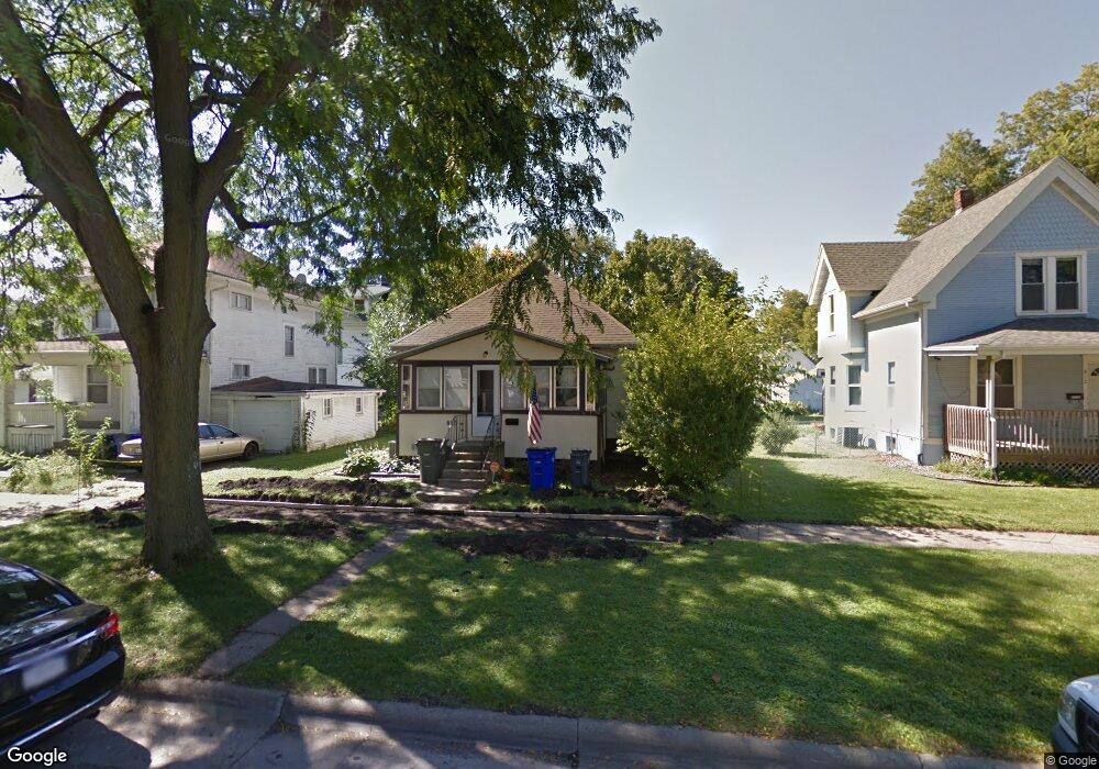 820 8th St SW, Cedar Rapids, IA 52404 - photo 1