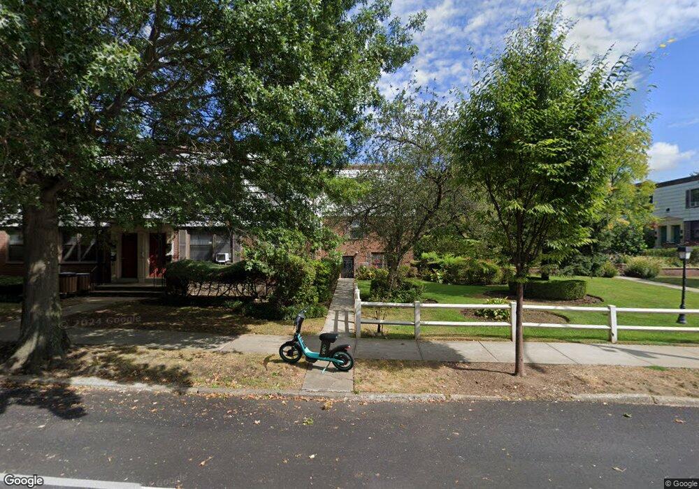 70-19 Park Dr E unit B, Flushing, NY 11367 - photo 1