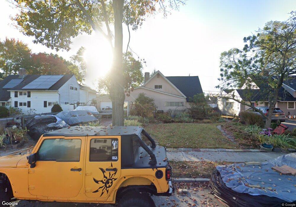 38 Elbow Ln, Levittown, NY 11756 - photo 1