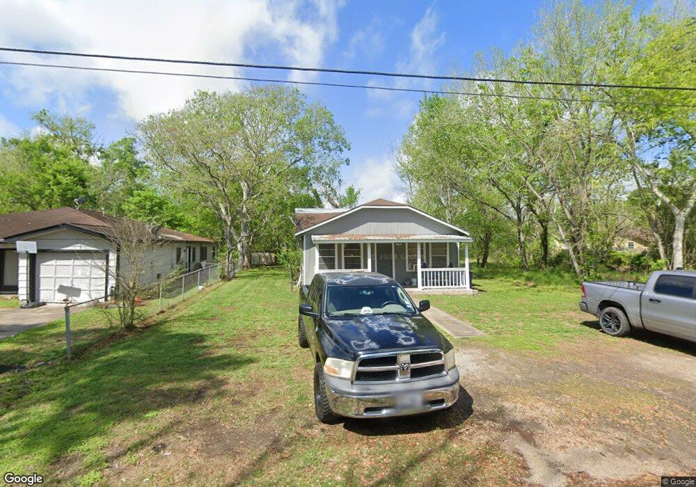 2712 Sycamore Ave, Bay City, TX 77414 - photo 1