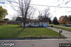 508 2nd St, Hull, IA 51239