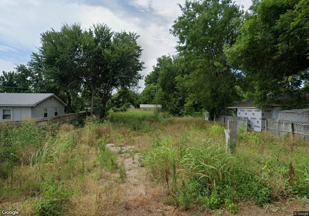 230 E Maple, Skiatook, OK 74070 - photo 1