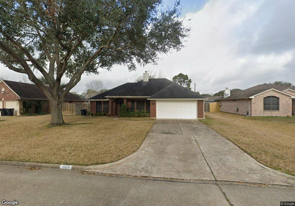 1025 Frances Dr, Alvin, TX 77511 - photo 1