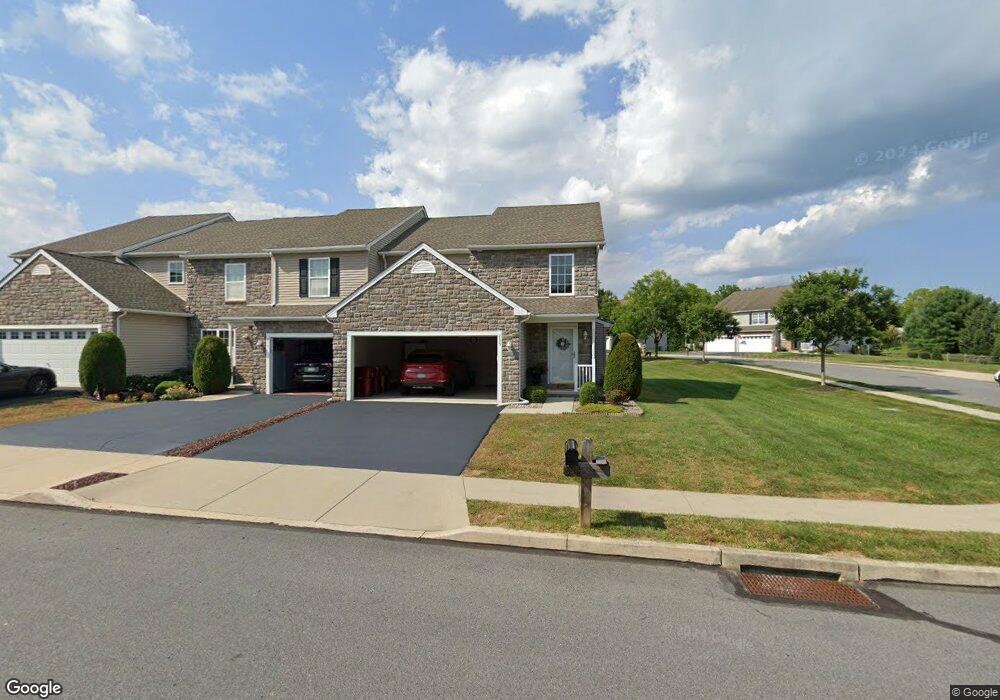 805 Fieldstone Trail, Easton, PA 18040 - photo 1