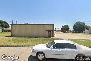 178 S Walnut St, Hoisington, KS 67544