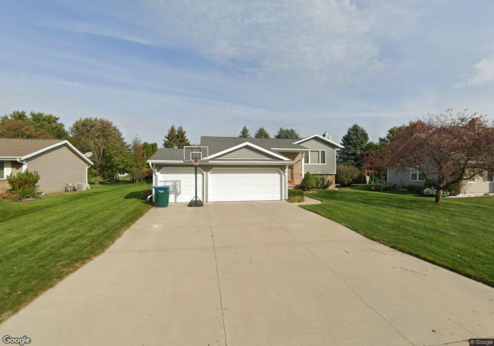 2020 W Roselawn Dr, Appleton, WI 54914 - photo 1