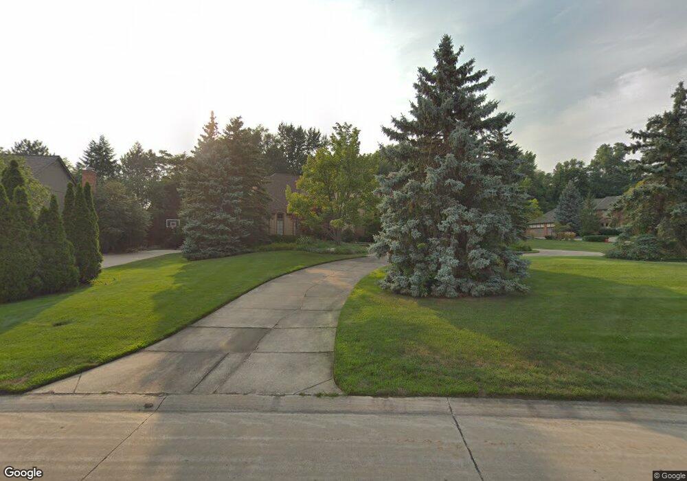 3117 Woodcreek Way, Bloomfield Hills, MI 48304 - photo 1