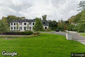 5 Stream Ct, Great Neck, NY 11023
