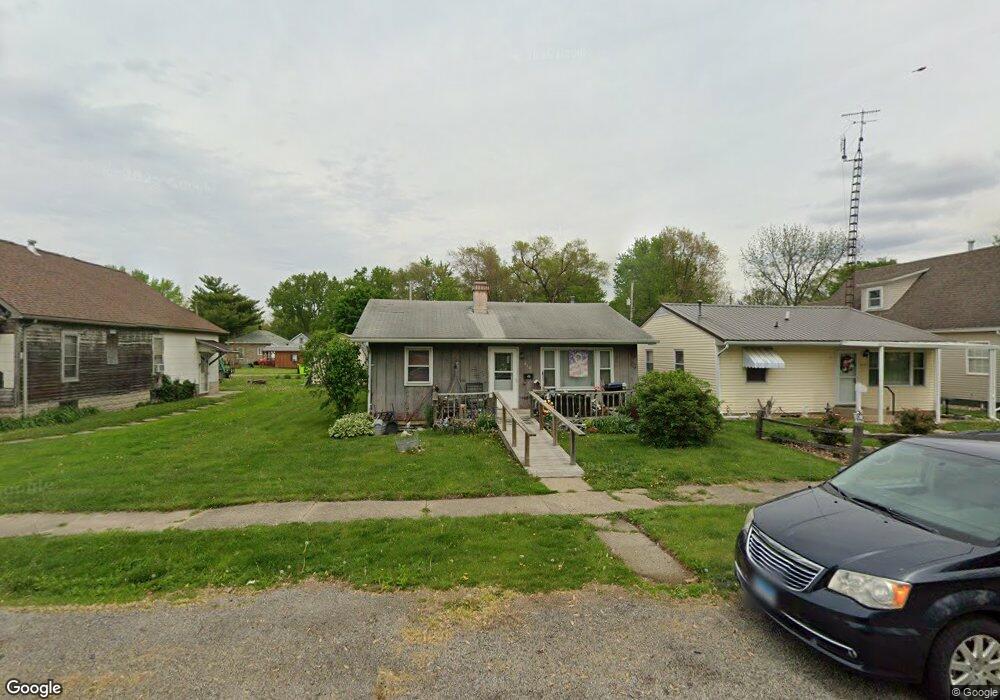 610 Oklahoma Ave, Lincoln, IL 62656 - photo 1