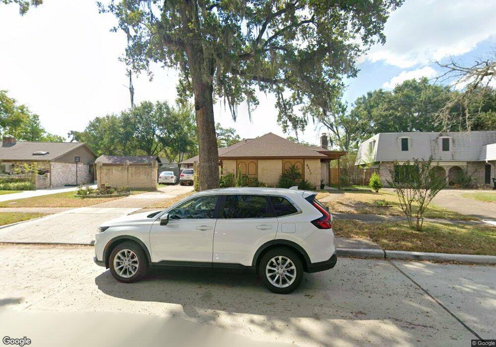 6211 Lonesome Bayou Ln, Houston, TX 77088 - photo 1