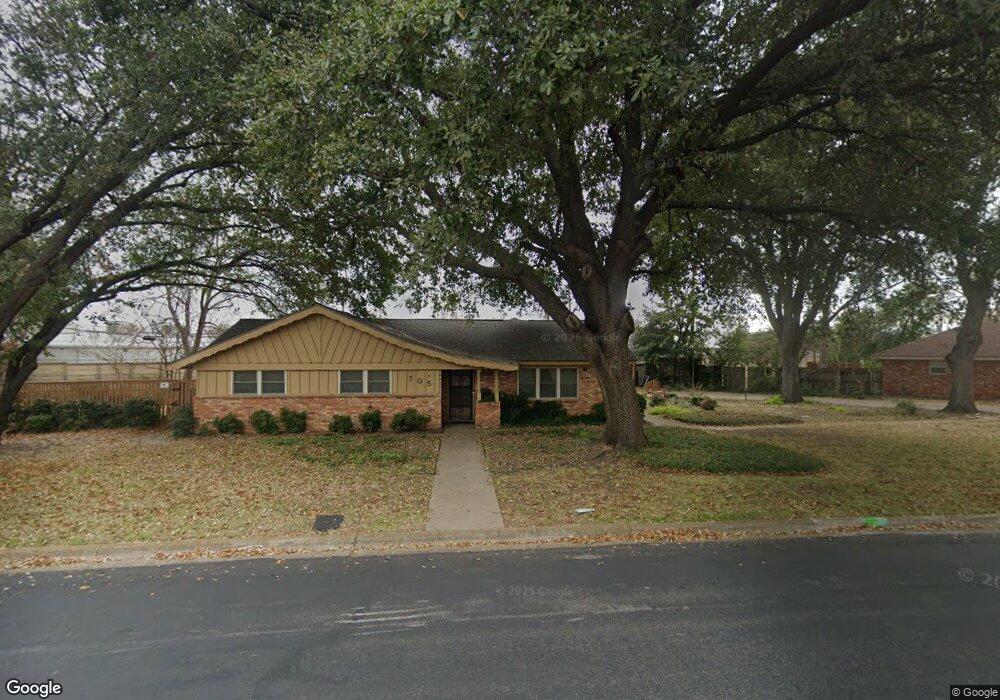 705 Woodcrest Dr, Hurst, TX 76053 - photo 1