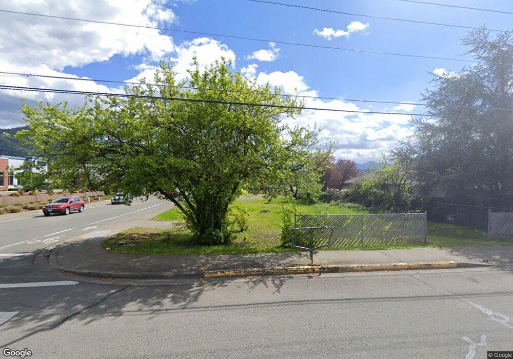 1849 NE Fairview Ave, Grants Pass, OR 97526 - photo 1