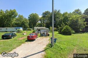 352 S 6th St, Bonnie, IL 62816