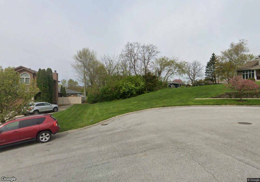 605 Fairfield Dr, Crown Point, IN 46307 - photo 1