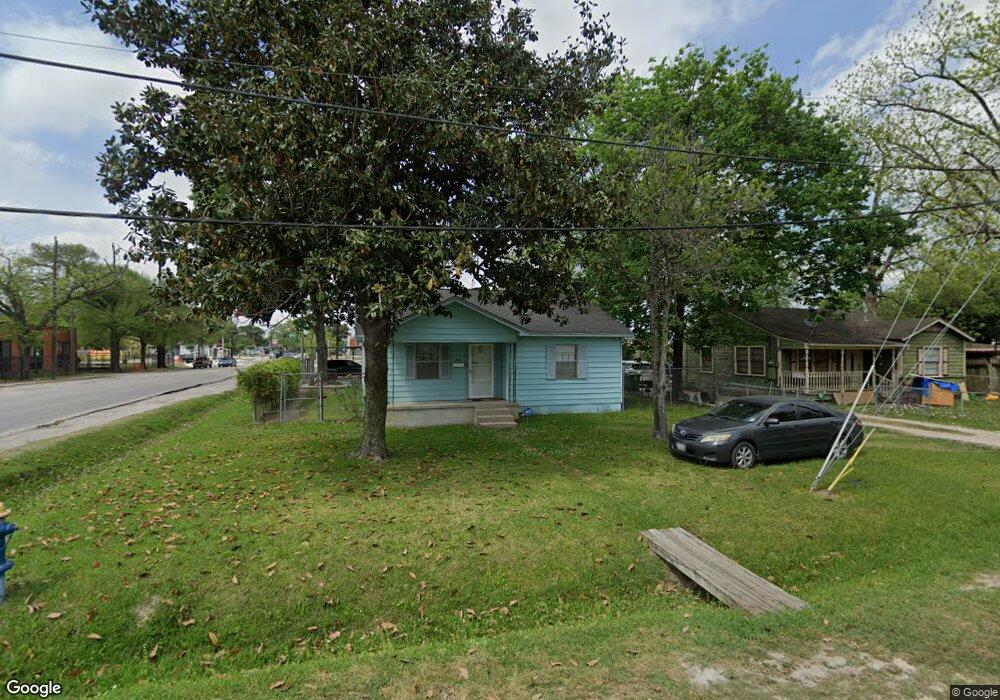 303 Wynell St, Houston, TX 77022 - photo 1