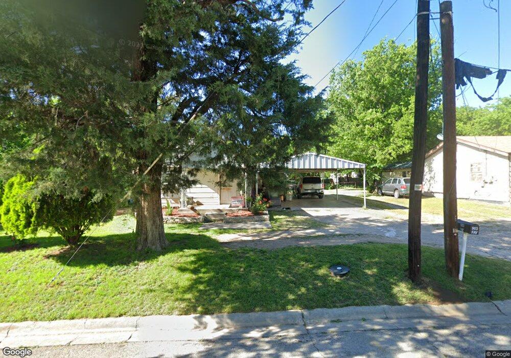 903 Faye St, Gainesville, TX 76240 - photo 1