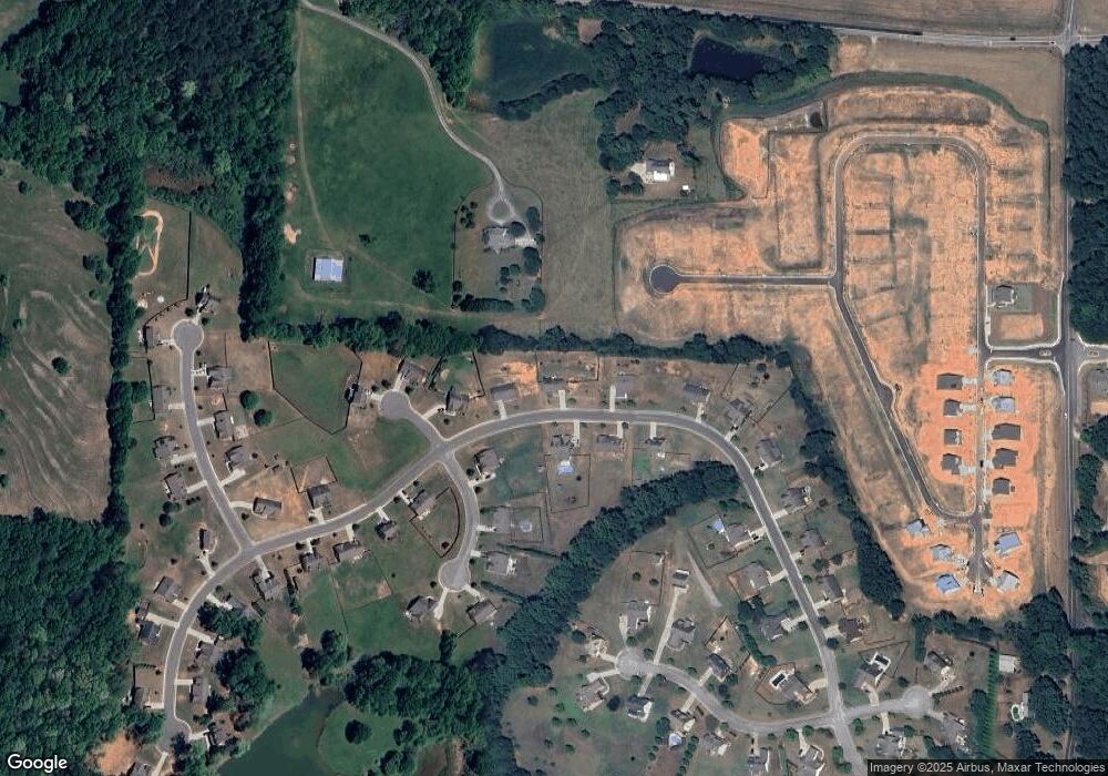 422 Cambridge Farms Dr, Hoschton, GA 30548 - photo 1