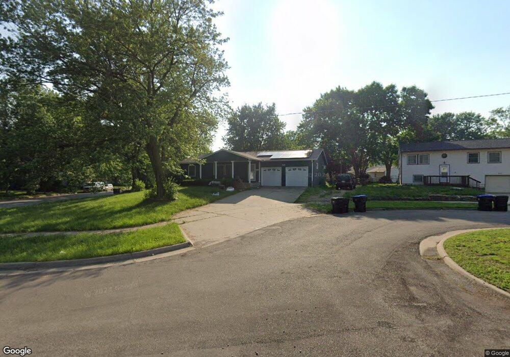 916 SE 35th Terrace, Topeka, KS 66605 - photo 1