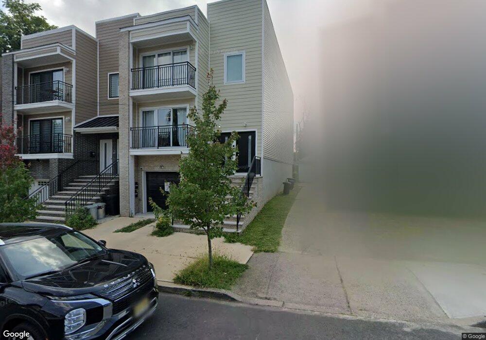 188 Custer Ave unit 1st FLoor & Ground F, Newark, NJ 07112 - photo 1