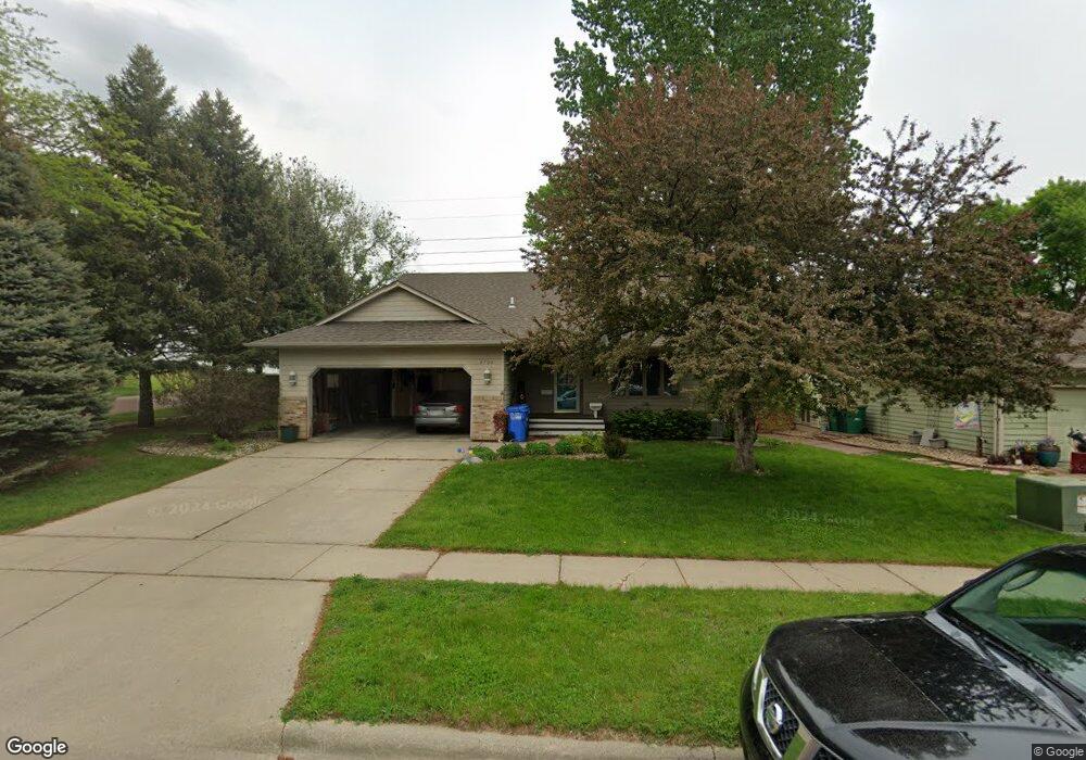 2700 S Avondale Ct, Sioux Falls, SD 57110 - photo 1