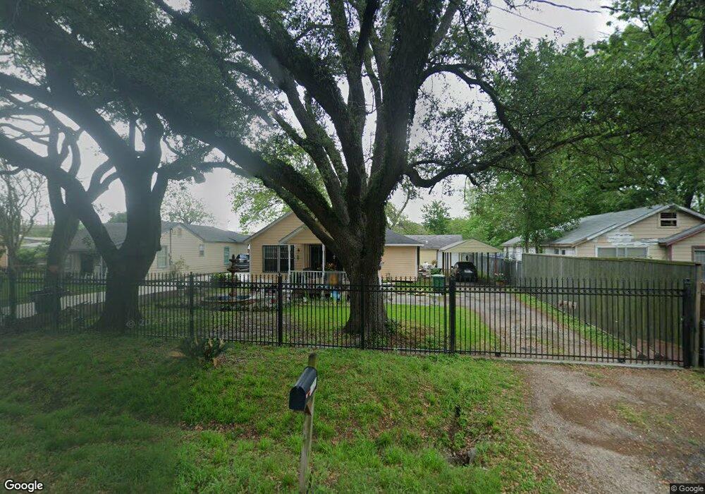 1527 Wellington St, Houston, TX 77093 - photo 1