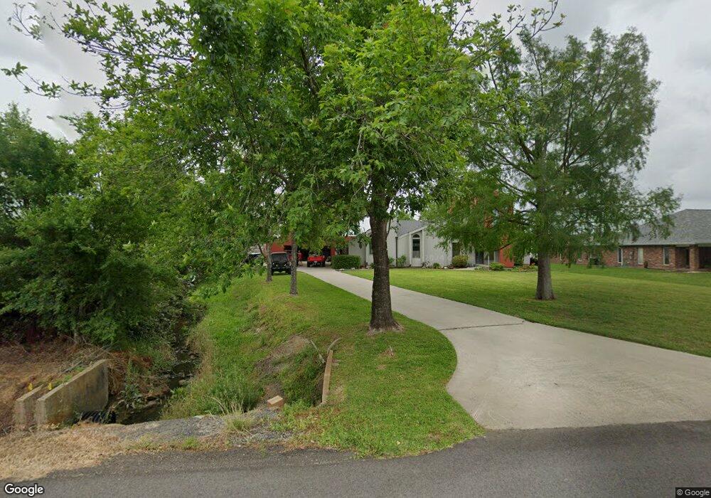 944 Lakeridge Ln, Lake Charles, LA 70605 - photo 1