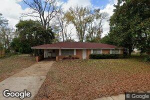 2035 Plantation Dr, Alexandria, LA 71301