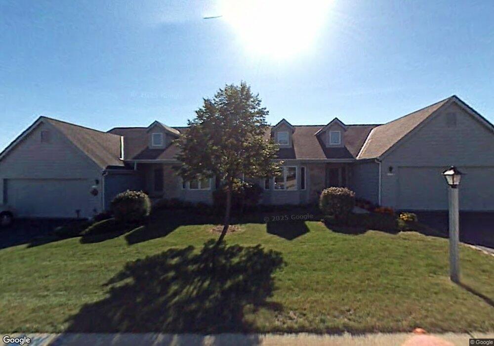 21465 Hallendale Ct unit V32, Brookfield, WI 53045 - photo 1