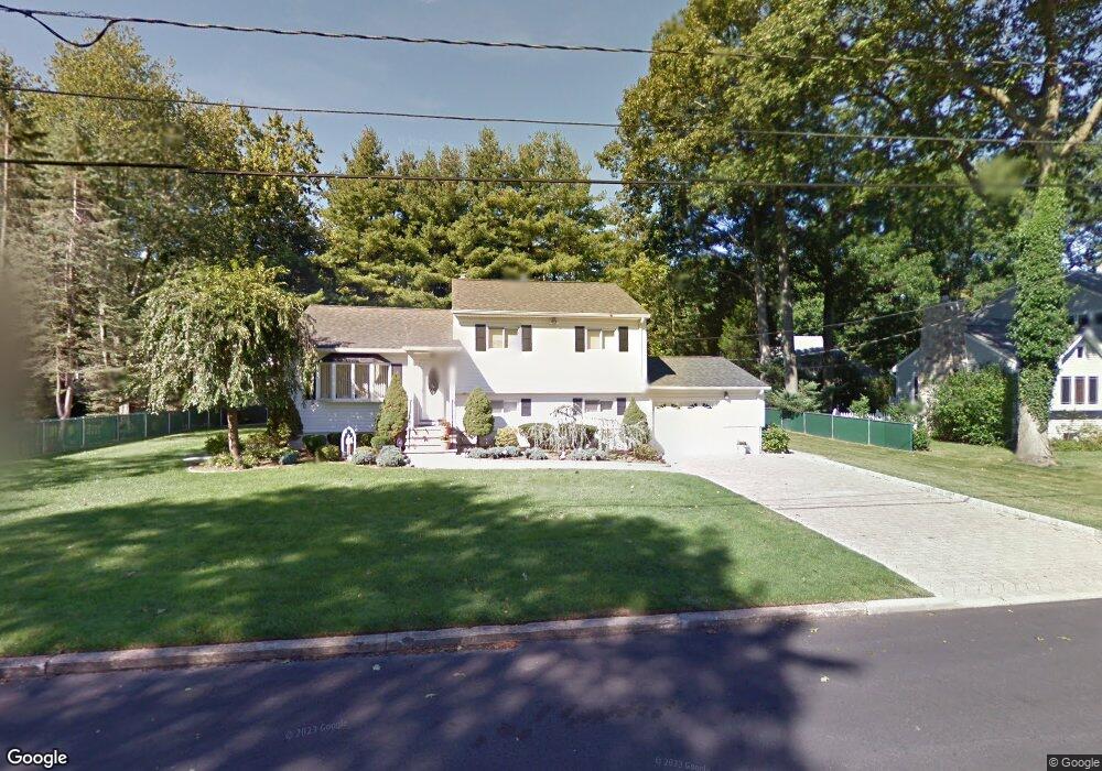 8 Lewis Rd, Montvale, NJ 07645 - photo 1