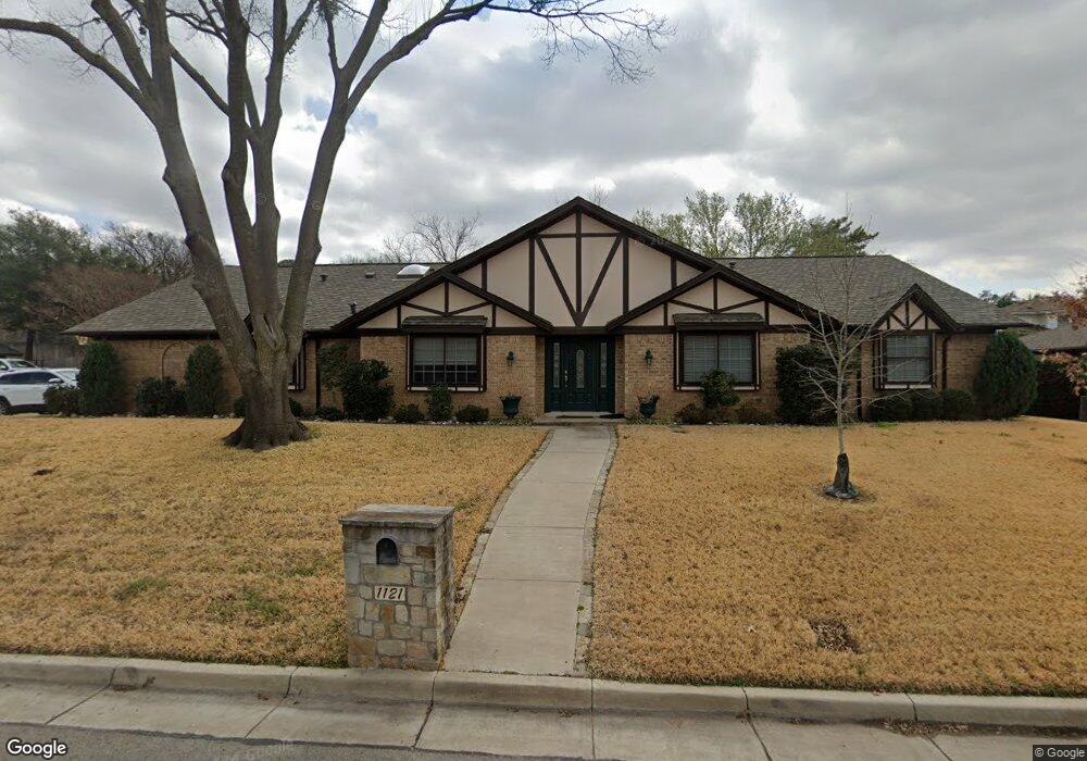 1121 Crowley Rd, Arlington, TX 76012 - photo 1