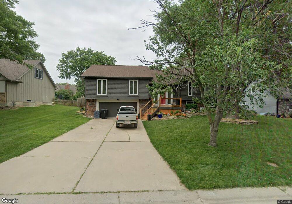 3835 SW Gamwell Rd, Topeka, KS 66610 - photo 1
