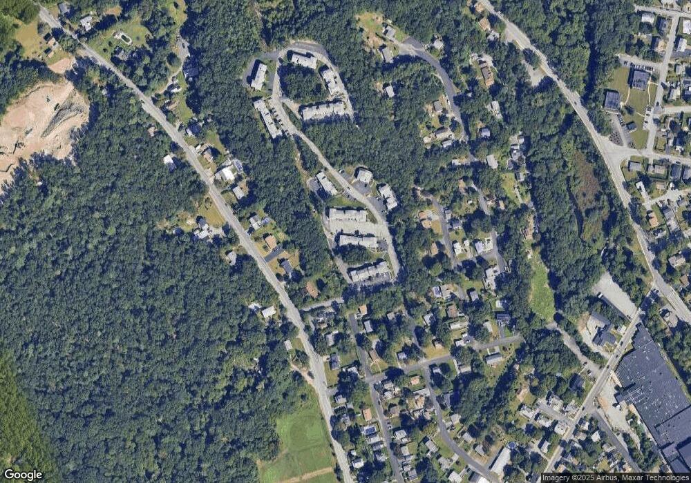 402 Pinewood Dr, Smithfield, RI 02917 - photo 1