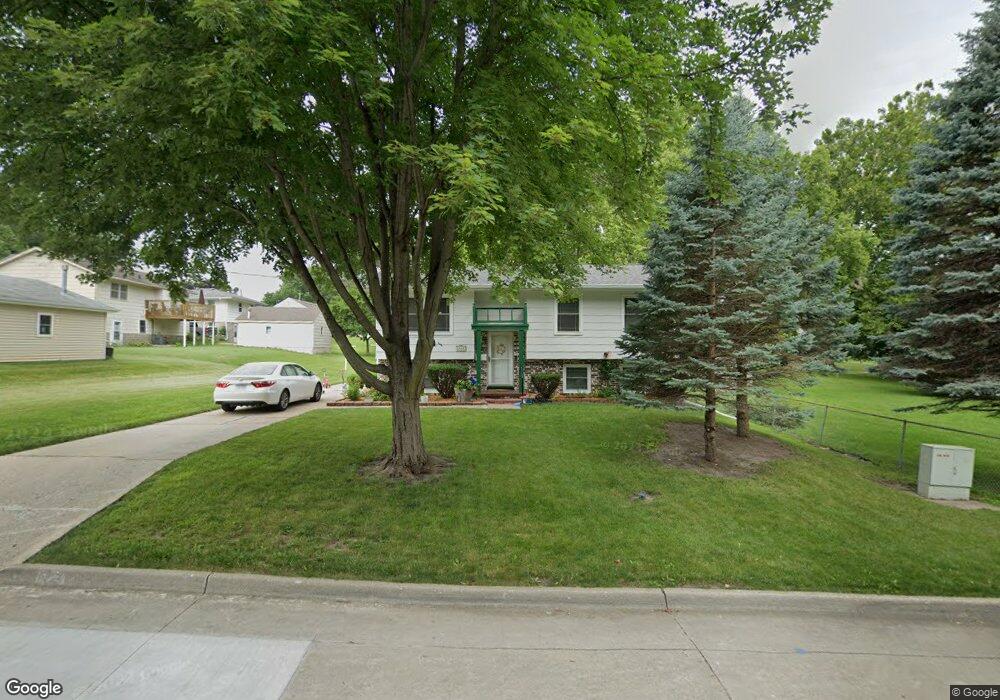 5908 SW 18th St, Des Moines, IA 50315 - photo 1