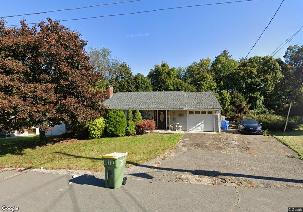 96 Pineridge Rd, Waterbury, CT 06706 - photo 1