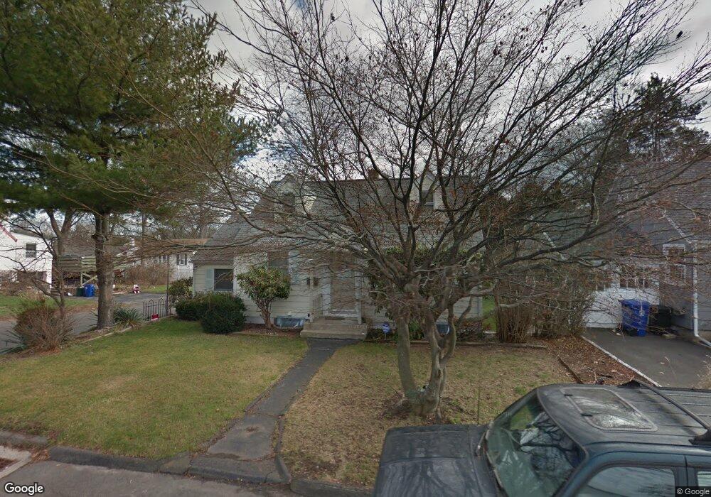 13 Victory Ct, Norwalk, CT 06855 - photo 1