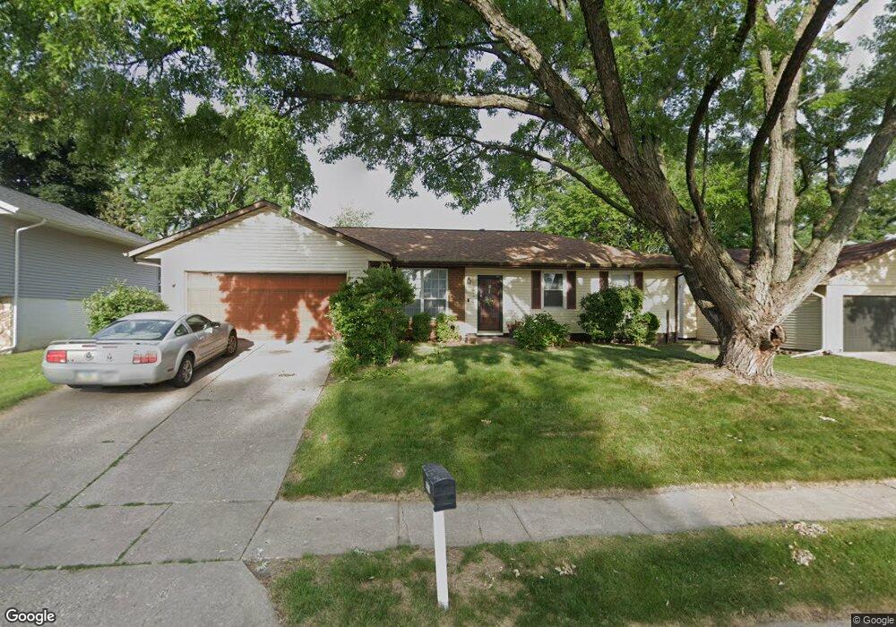 5818 Oakbrook Rd, Davenport, IA 52806 - photo 1