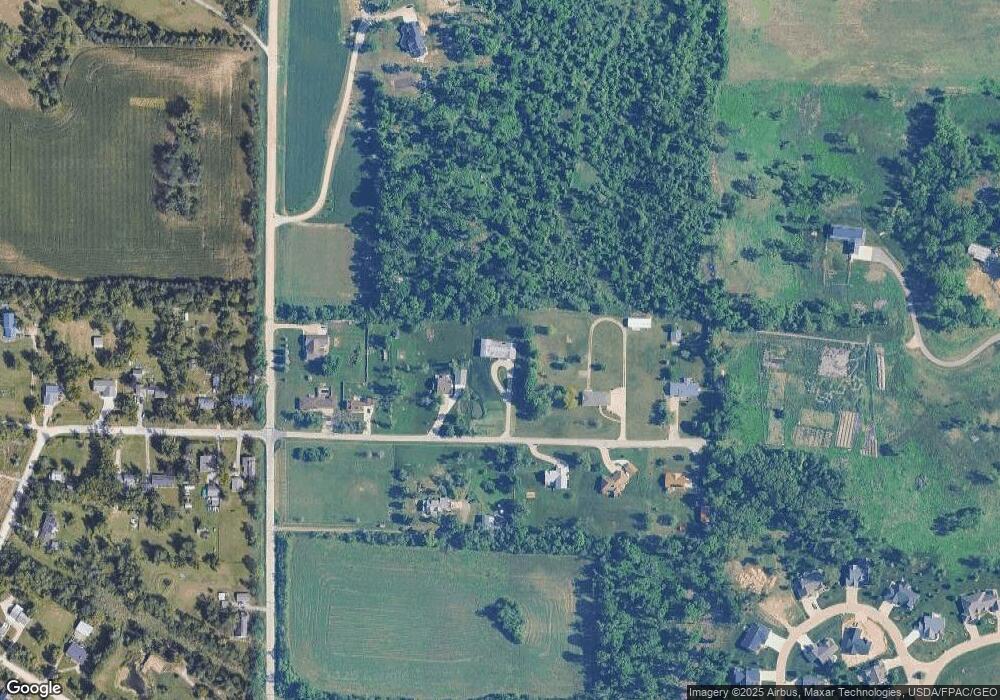 4900 Mcgowan Dr, Cedar Rapids, IA 52403 - photo 1