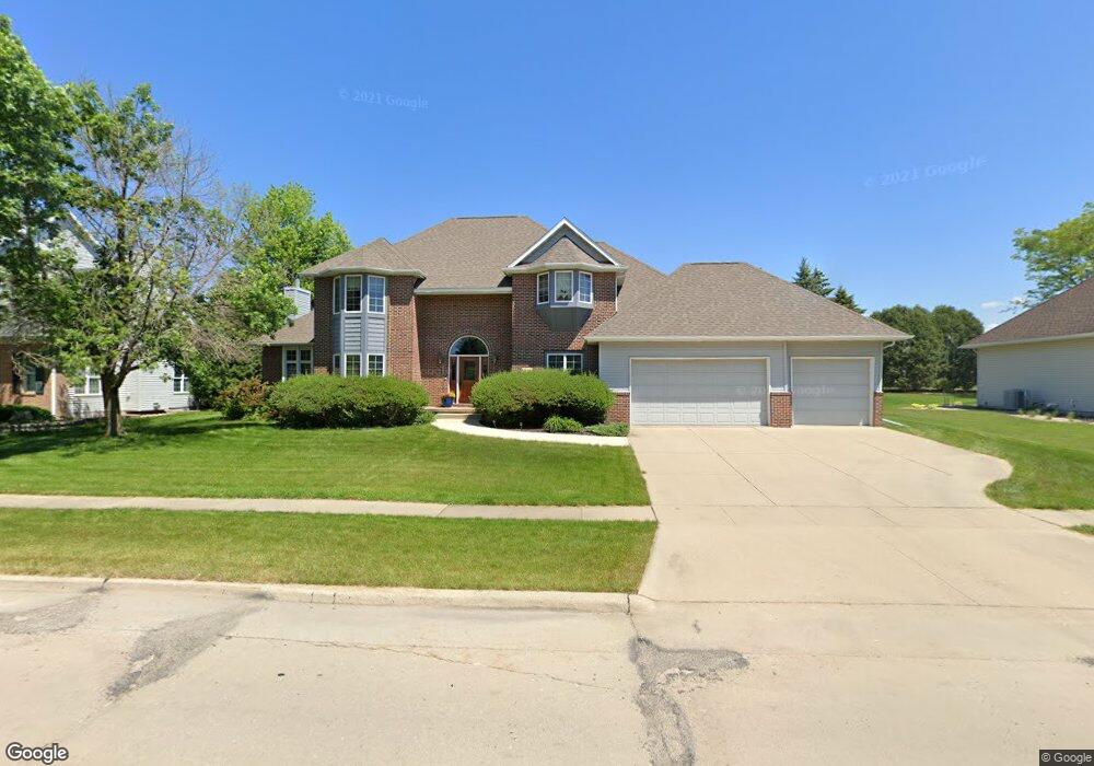2003 W 8th St, Cedar Falls, IA 50613 - photo 1