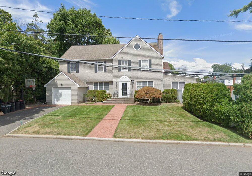 612 Carlyle St, Cedarhurst, NY 11516 - photo 1