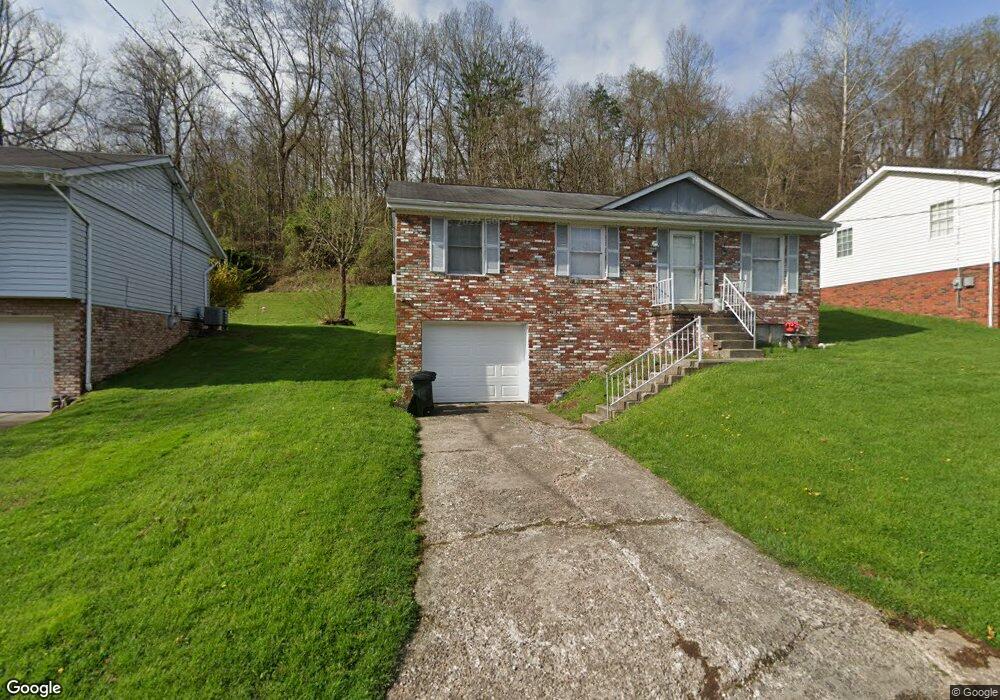 213 Pine Cir, Dunbar, WV 25064 - photo 1