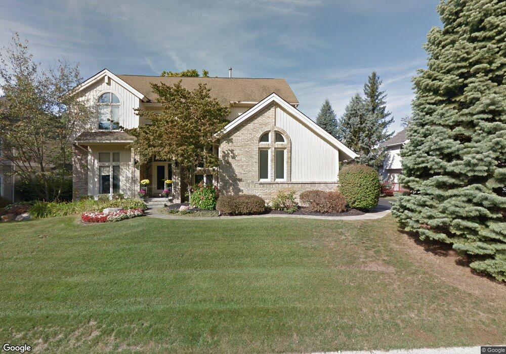 2670 Elizabeth Ln, West Bloomfield, MI 48324 - photo 1